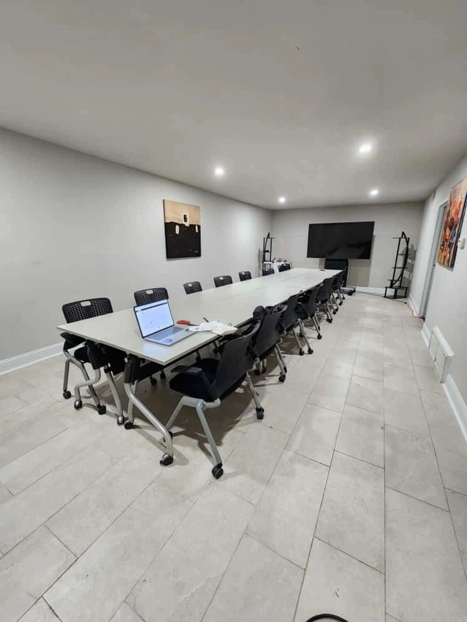 Karibu Coffees meeting room